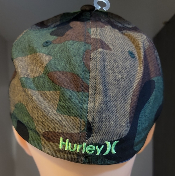 BNWT Hurley Flexfit Camo Hat (S/M) - Picture 6 of 7